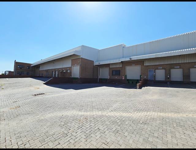 2,842M² WAREHOUSE FOR SALE IN NORTH RIDING